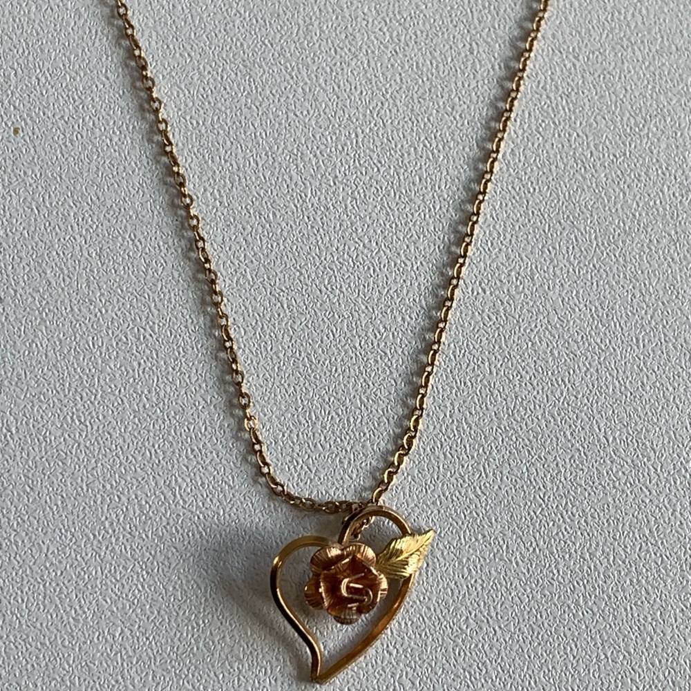 Vtg Yellow Gold Filled KREMENTZ Heart and Rose Women's Pendant Necklace - Picture 3 of 6
